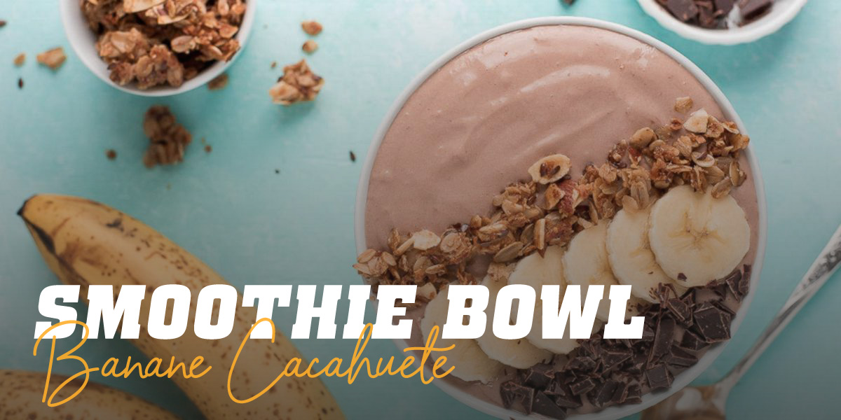 Smoothie Bowl avec Banane et Cacahuète