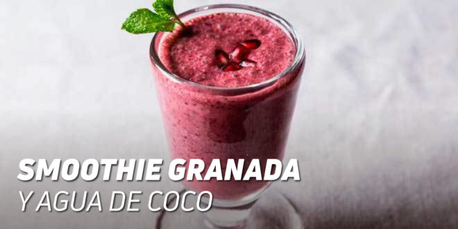 Smoothie de grenade avec eau de coco