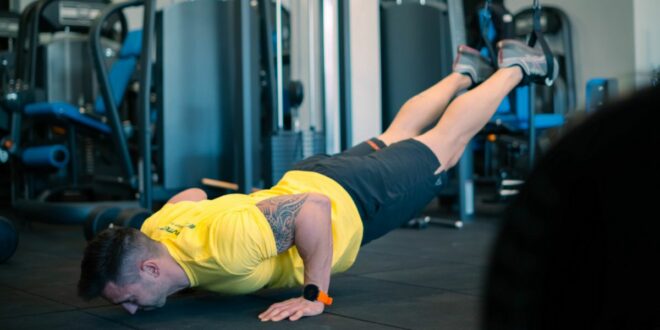 Smoothie vert au kale, épinards et menthe