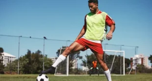 Volume musculaire dans le football : améliore-t-il les performances ou nous rend-il plus lents ?