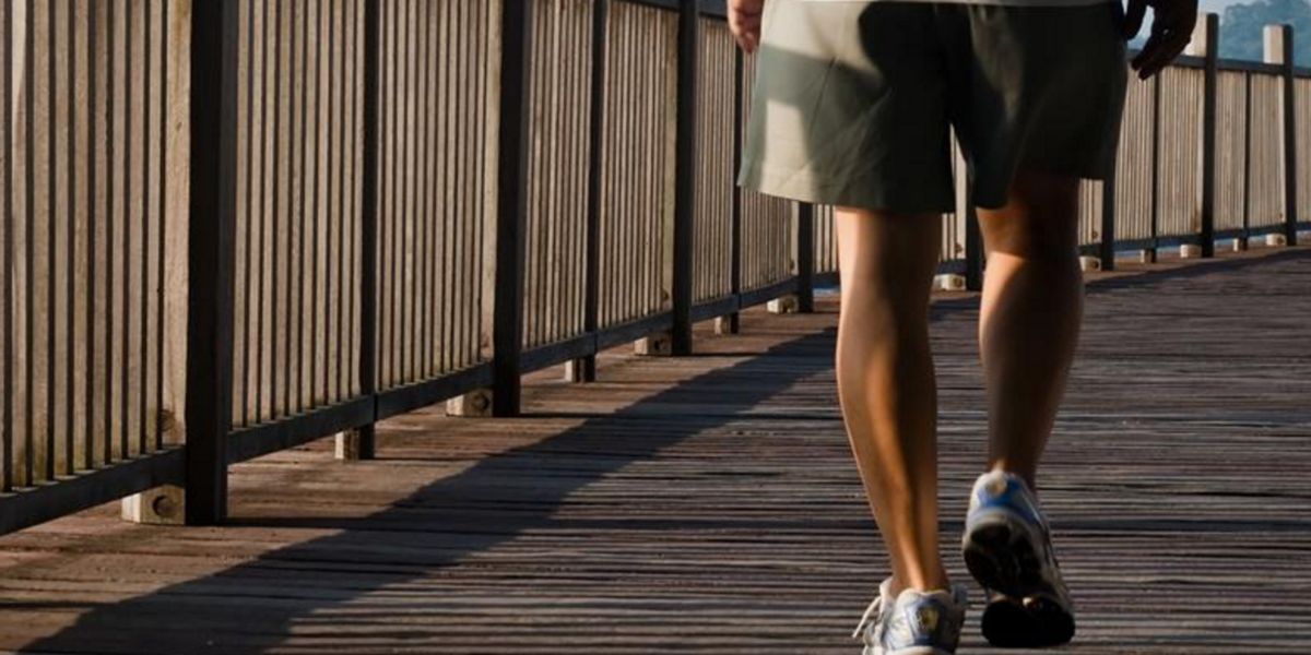 Marcher. Commencer un exercice cardiovasculaire