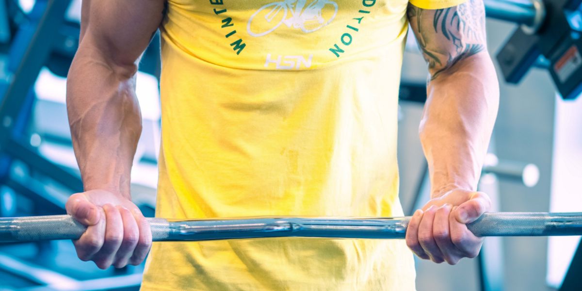 Curl de biceps avec barre Z