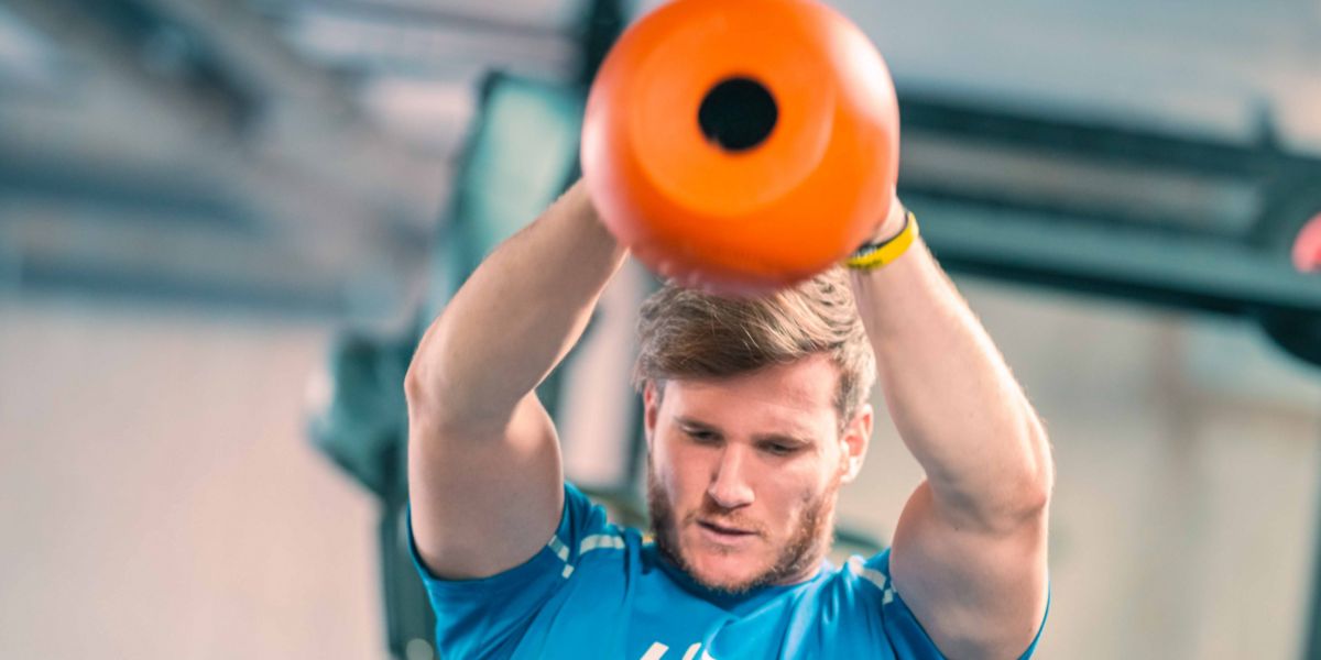 Exercice fonctionnel avec poids russe