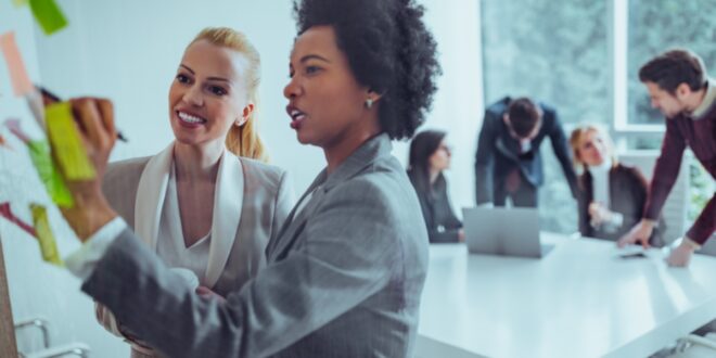 Arepas de riz au poulet et avocat