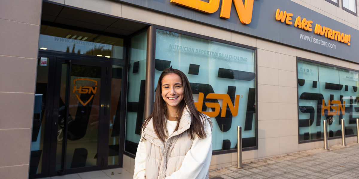 Adriana Cerezo dans les locaux de HSN Adriana Cerezo dans les locaux de HSN
