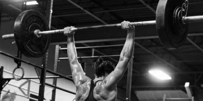 Effectuer correctement le développé militaire: Conseils essentiels