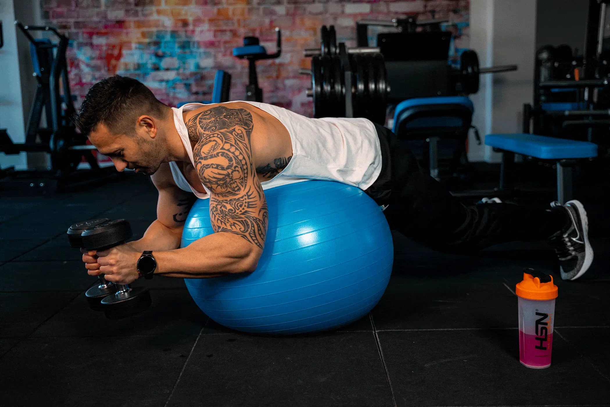 Ball Rear Deltoid Raise (Coudes fléchis)