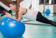 10 Meilleurs exercices d'abdominaux avec fitball