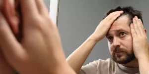 Comment traiter l’alopécie et prévenir la chute des cheveux