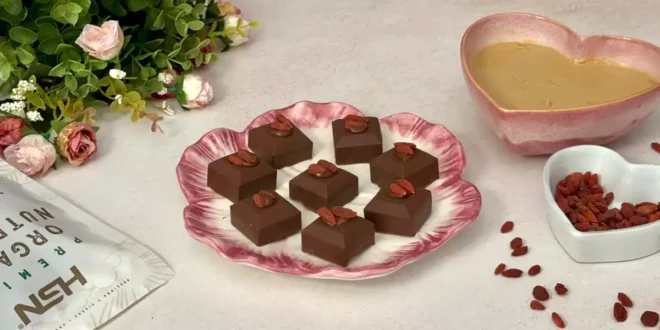 Bombons au chocolat noir et aux baies de goji pour la Saint-Valentin