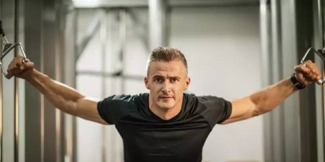Meilleurs exercices pour entraîner le pectoral avec une station à poulies