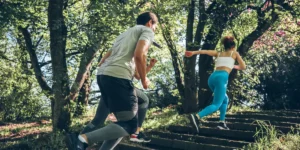 Qu'est-ce qui cause les douleurs musculaires après l'exercice ?