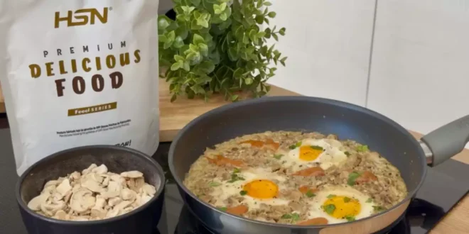 Champignons crémeux aux œufs au pesto rouge Champignons crémeux aux œufs au pesto rouge