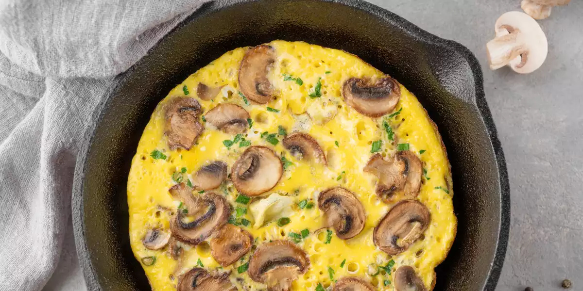 Omelette vegan aux légumes avec farine de pois verts Omelette vegan aux légumes avec farine de pois verts