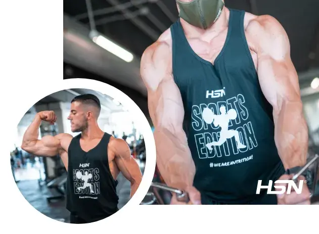 Des hommes qui s'entraînent à la salle de sport.